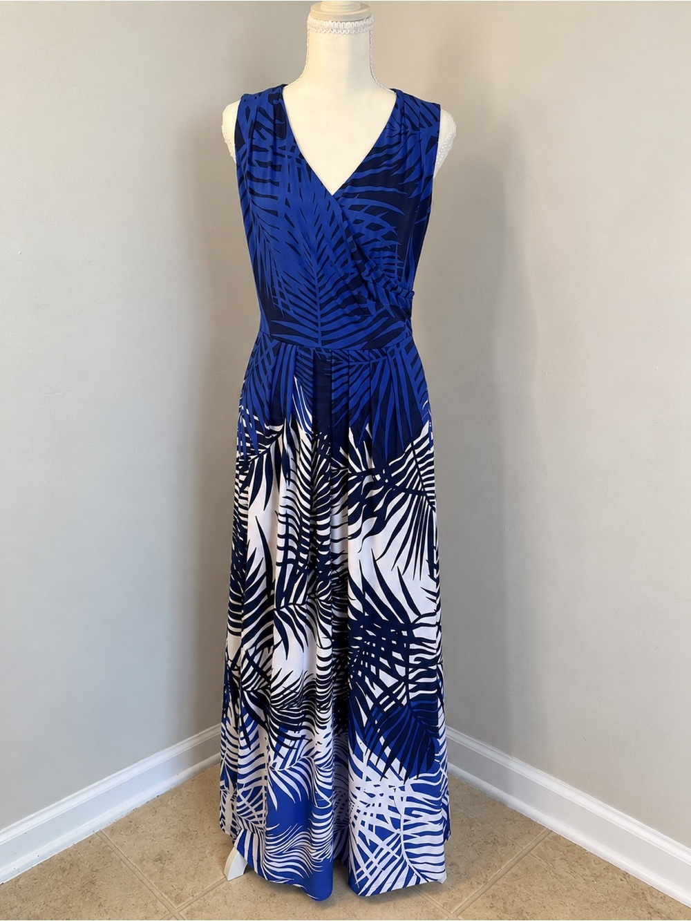 Liz Claiborne Maxi Dress Tropical Palm Print Size M Sleeveless Coastal Resort